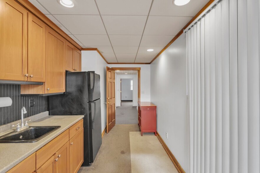 More Photos Of 1108 Ohio River Blvd, Sewickley Office For Sale