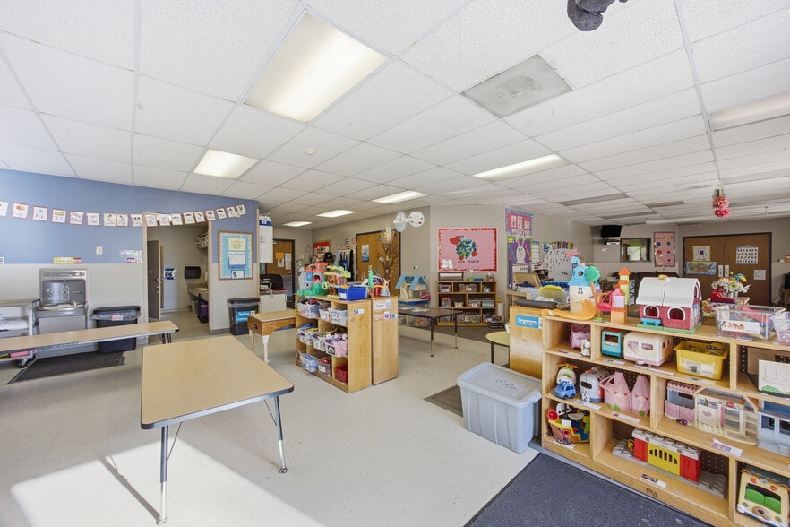 More Photos Of 502 7th St N, Fargo Daycare Center For Lease