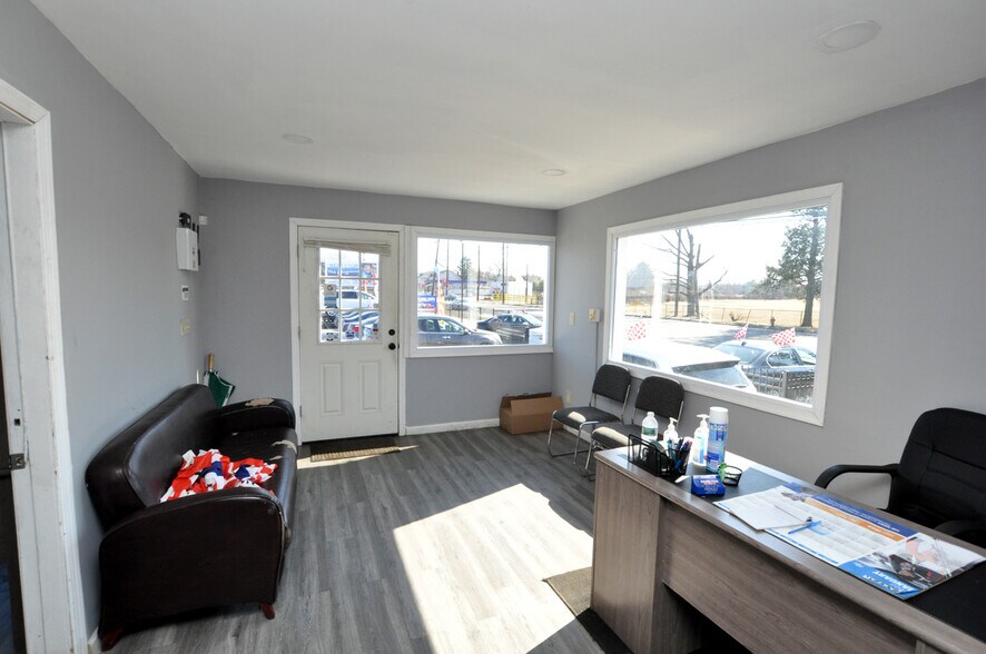 More Photos Of 1634 Nottingham Way, Hamilton Auto Dealership For Sale