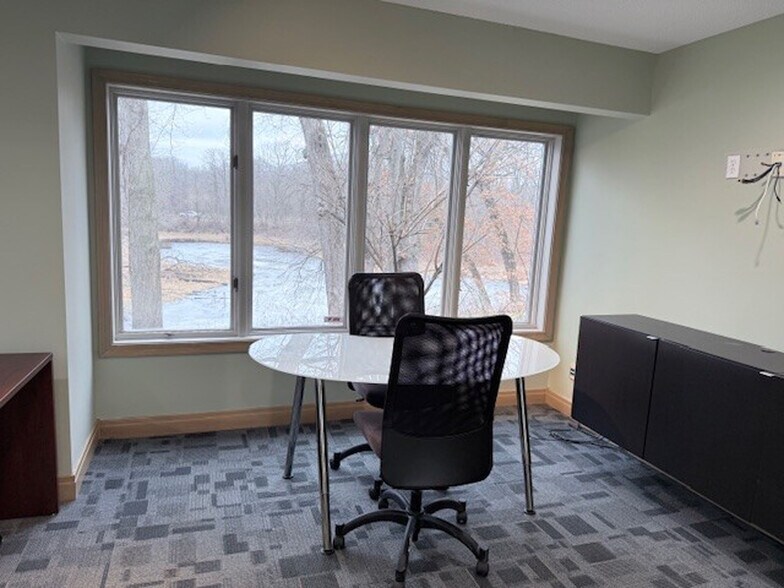 More Photos Of 13800 E Michigan Ave, Galesburg Office For Lease