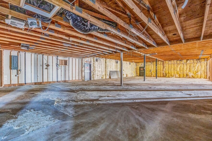 More Photos Of 101 S Gum St, Kennewick Sports And Entertainment For Sale