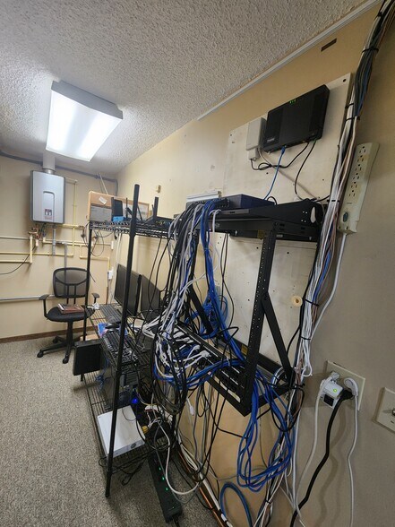More Photos Of 2105 Drew St, Clearwater Office For Sale