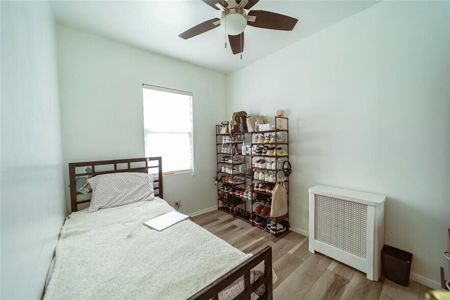 More Photos Of , Glendale Unknown For Sale