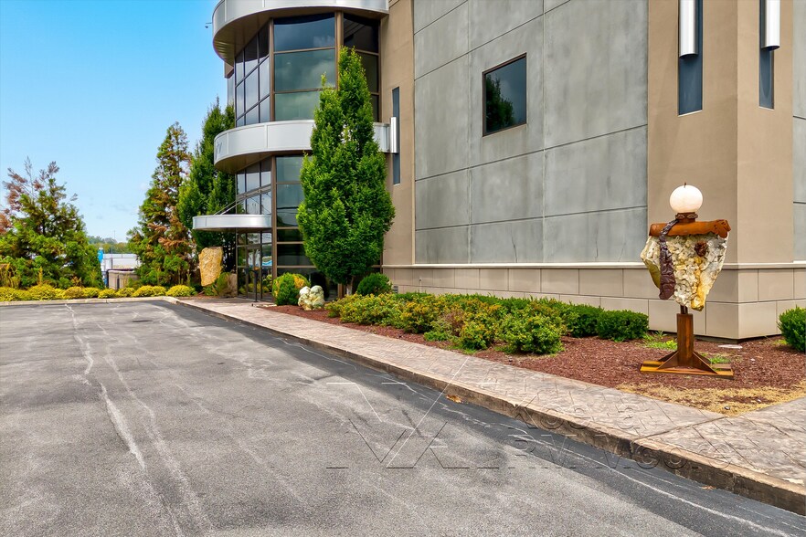 More Photos Of 9600 Parkside, Knoxville Distribution For Lease
