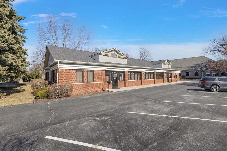 Primary Photo Of 8639 Hall Rd, Utica Office Residential For Lease