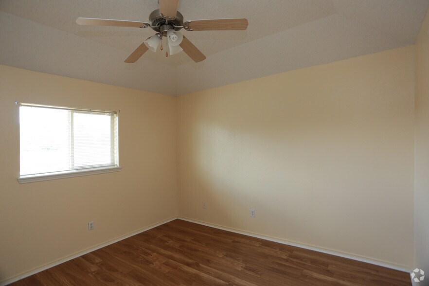 More Photos Of 2501 Hibiscus Ave, McAllen Apartments For Sale