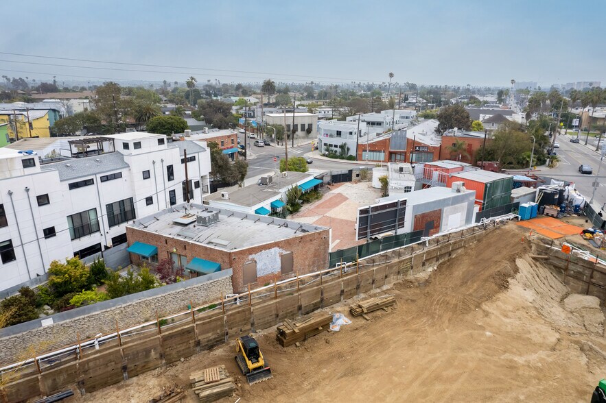 More Photos Of 891 Abbot Kinney Blvd, Venice Loft Creative Space For Sale