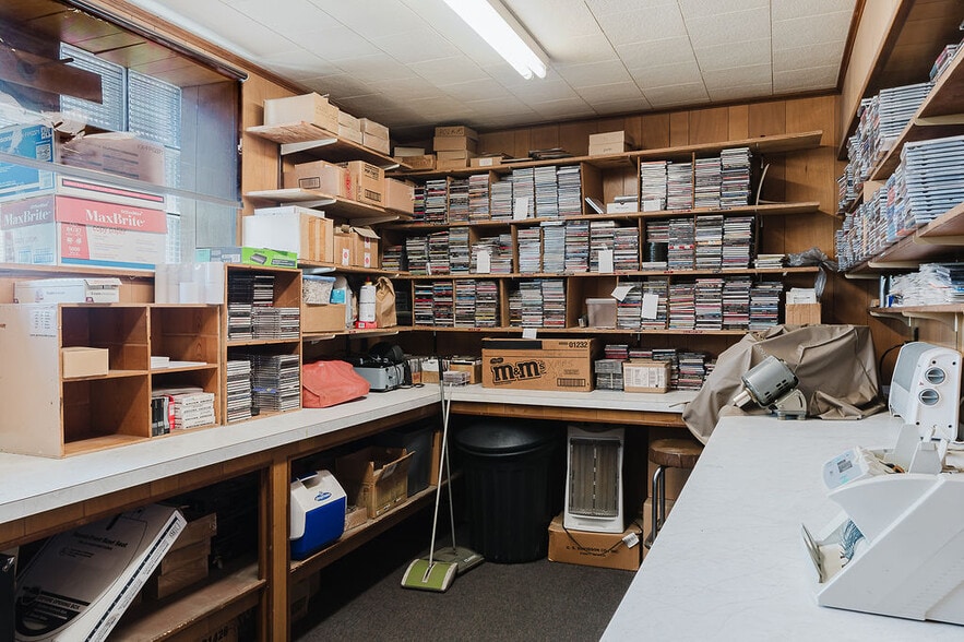 More Photos Of 272 Sawyer St, New Bedford Apartments For Sale