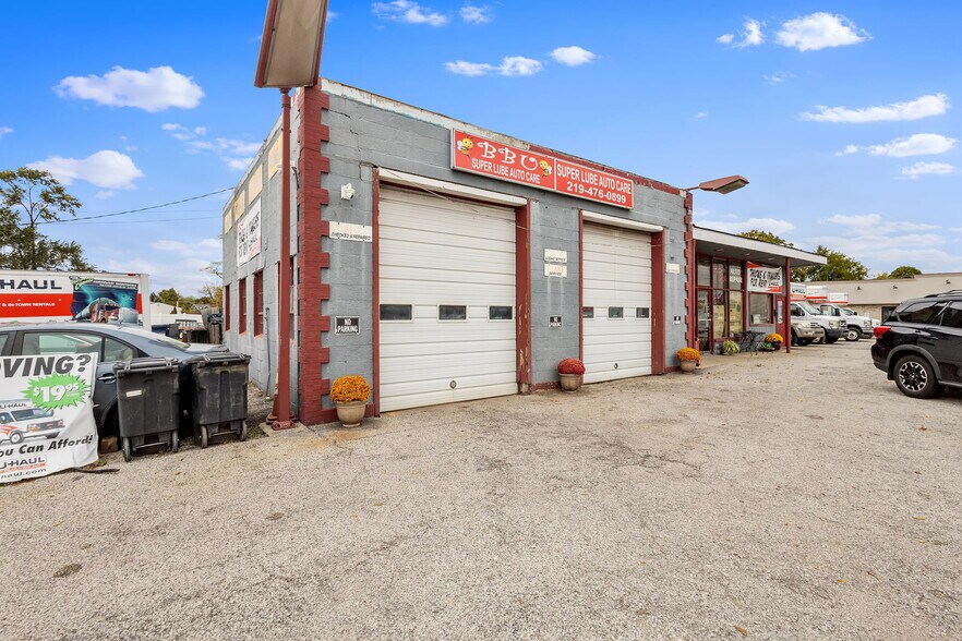 More Photos Of 1001-1003 Calumet Ave, Valparaiso Auto Repair For Sale