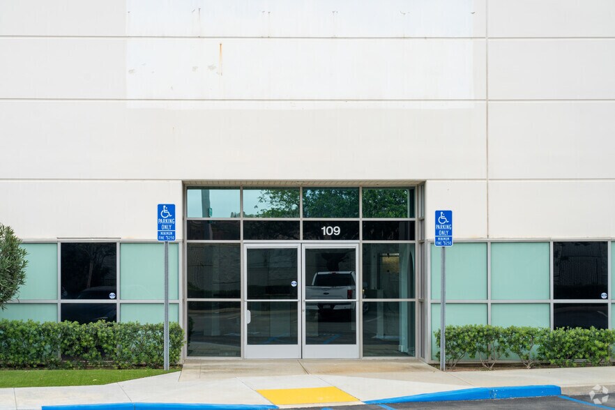 More Photos Of 4375 Prado Rd, Corona Warehouse For Lease