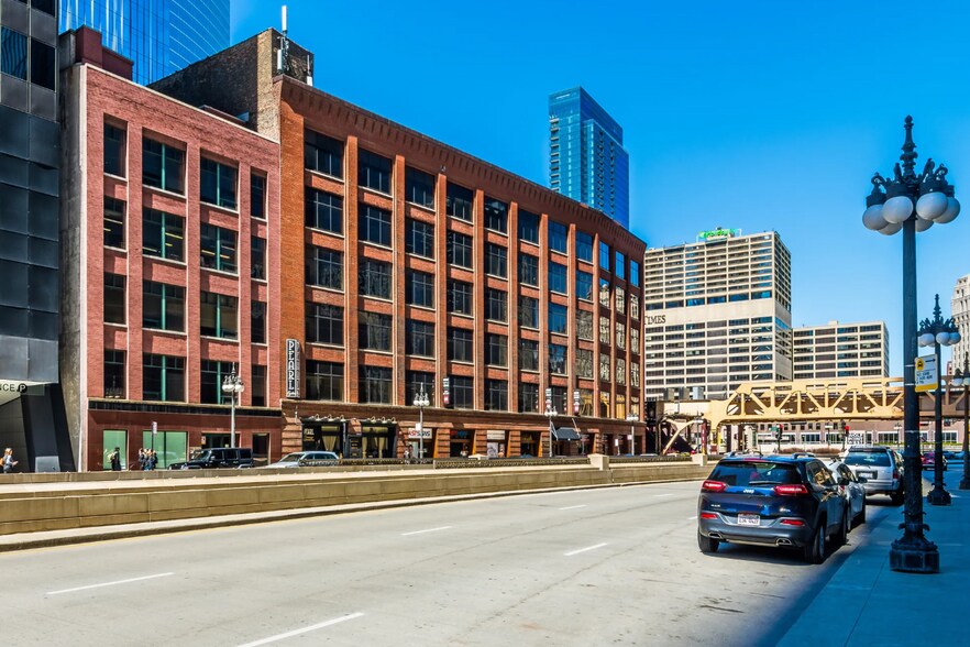 Primary Photo Of 180 N Wacker Dr, Chicago Loft Creative Space For Sale