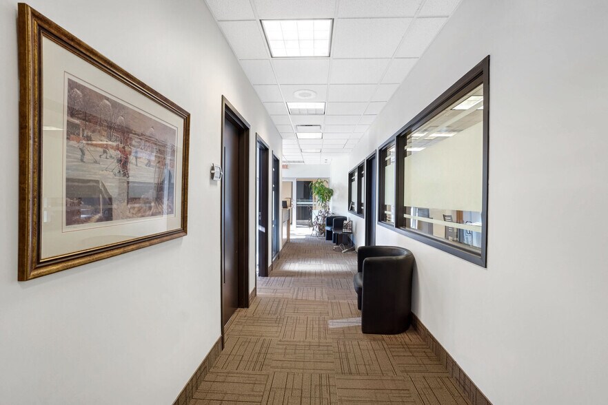 More Photos Of 8127 Boul Saint-Michel, Montréal Office For Lease