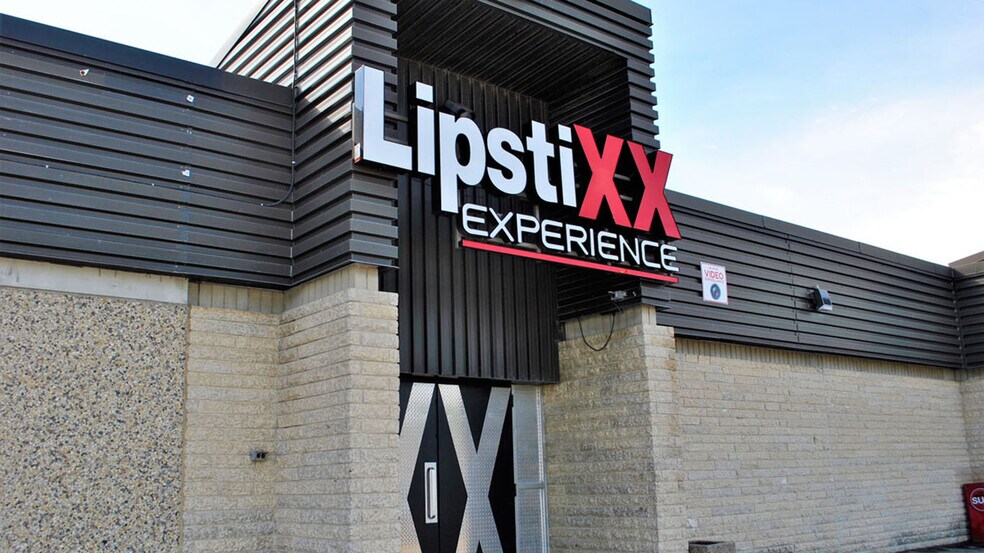 More Photos Of 1105 Arlington St, Winnipeg Storefront Retail Office For Sale