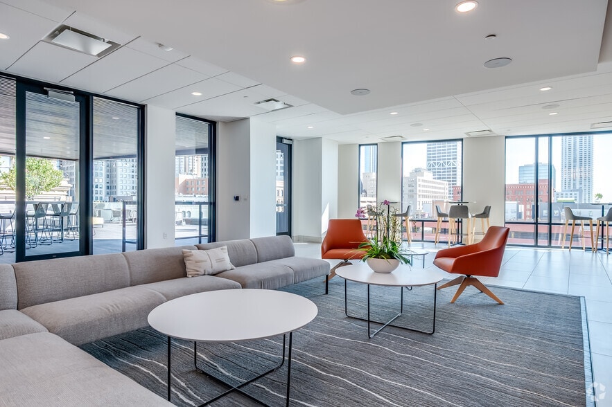 More Photos Of 511 N Broadway, Milwaukee Office For Lease