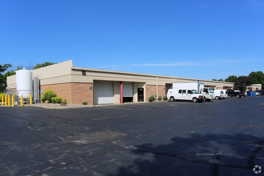 More Photos Of 6751 Engle Rd, Middleburg Heights Unknown For Lease