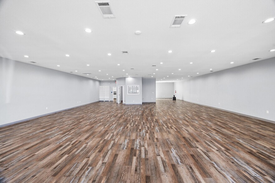 More Photos Of 145-147 N K St, Tulare Office For Sale
