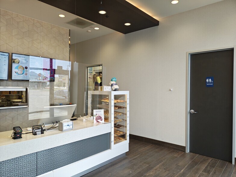 More Photos Of 5309 McPherson Blvd, Fort Worth General Retail For Lease