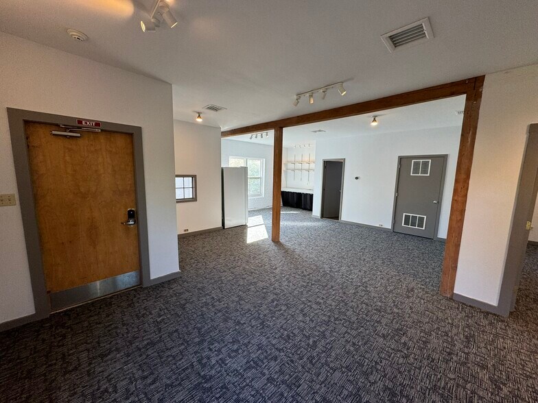 More Photos Of 91 Harvey St, Cambridge Office Residential For Lease