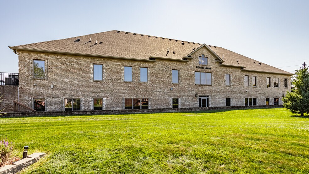 More Photos Of 698 Oldefield Commons Dr, Greenwood Medical For Sale