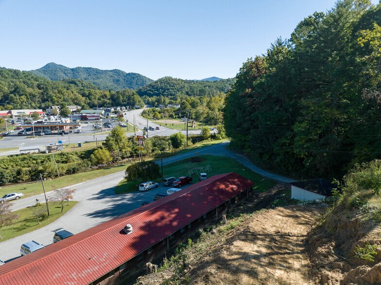 More Photos Of 125 Tee Pee Dr, Whittier Hotel For Sale