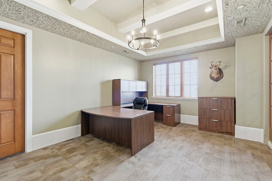 More Photos Of 1531 E Bradford Pky, Springfield Medical For Lease