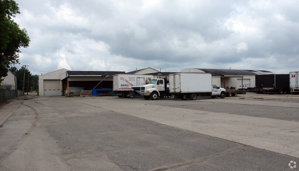 More Photos Of 1258 Rochester Rd, Troy Warehouse For Lease