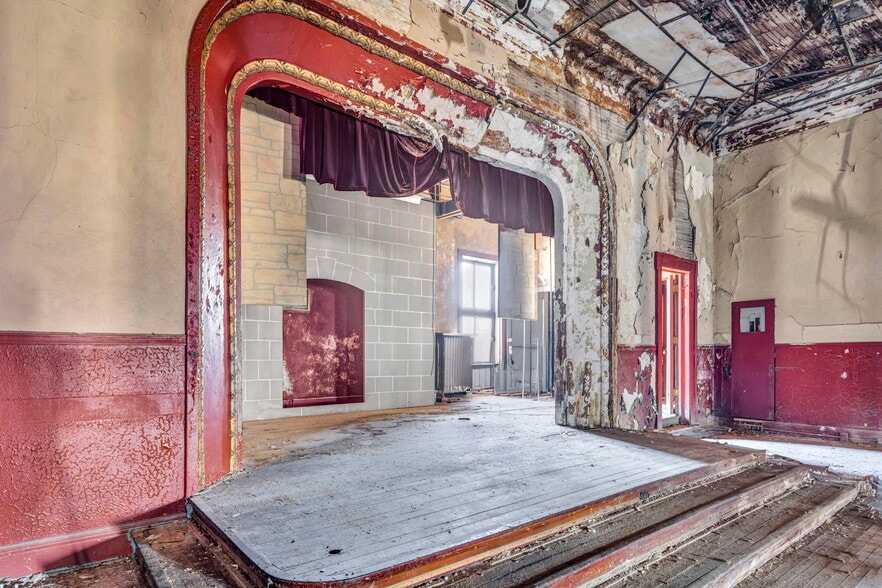 More Photos Of 112-130 Erie St S, Massillon Office For Sale