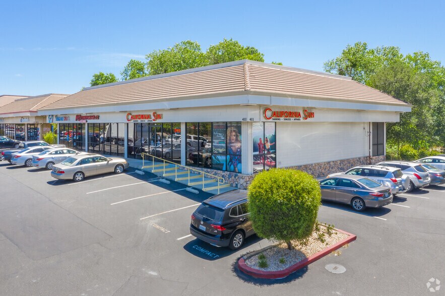 More Photos Of 411 Blue Ravine Rd, Folsom General Retail For Lease