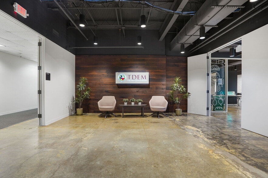 More Photos Of 313 E Anderson Ln, Austin Office For Sale