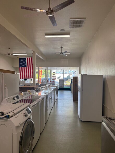 More Photos Of 1031 Whitley Ave, Corcoran General Retail For Sale