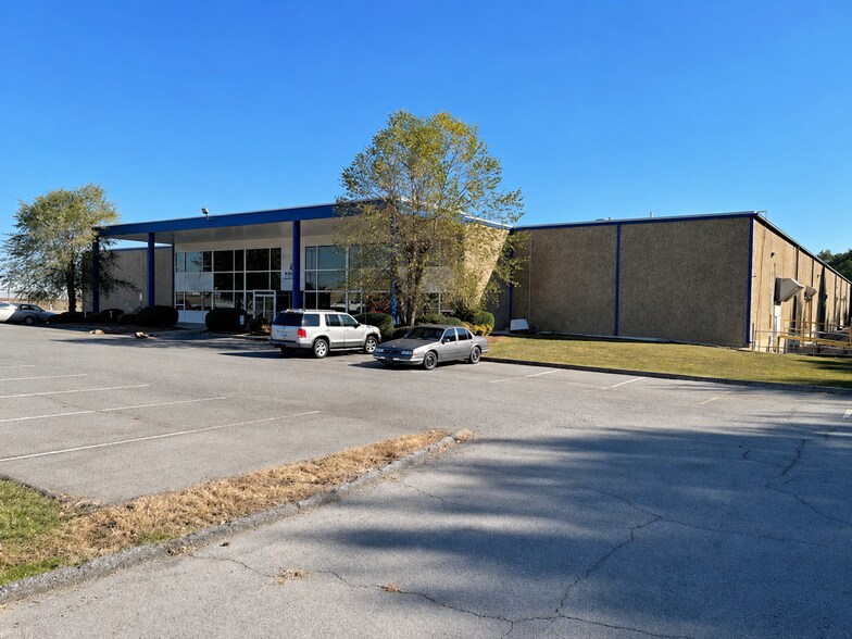 More Photos Of 1031 N Redmond Rd, Jacksonville Manufacturing For Lease