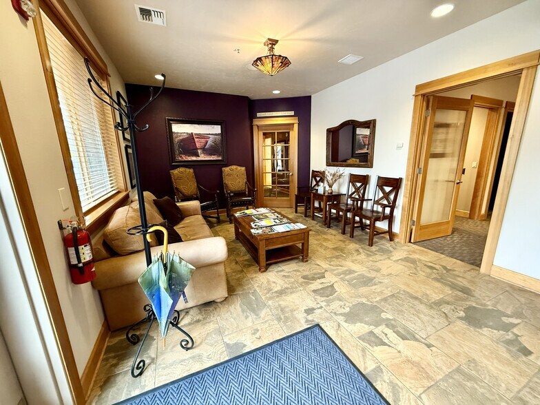 More Photos Of 1569 SW Nancy Way, Bend Medical For Lease