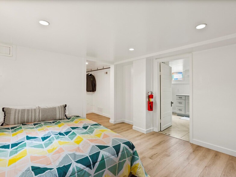 More Photos Of 4735 W 38th Ave, Denver Office For Sale