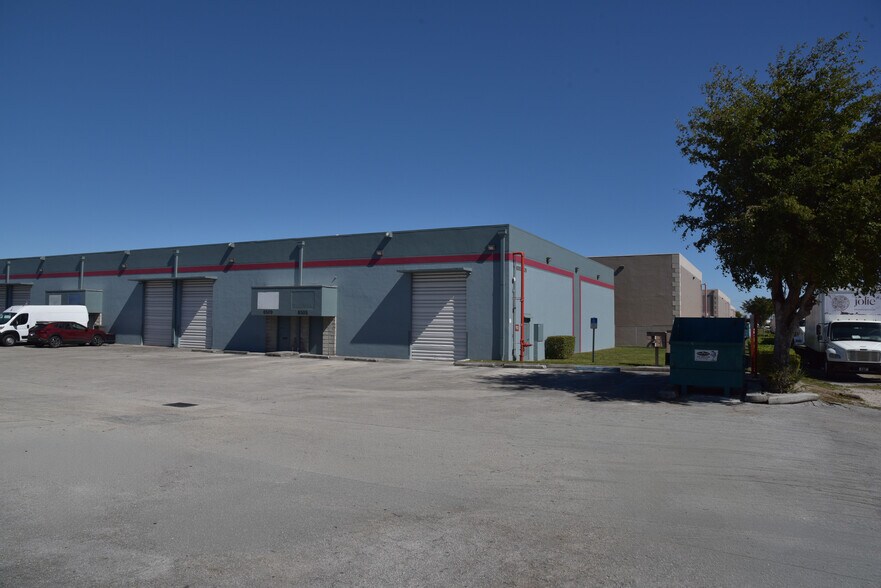 More Photos Of 8505-8659 NW 68th St, Miami Warehouse For Lease