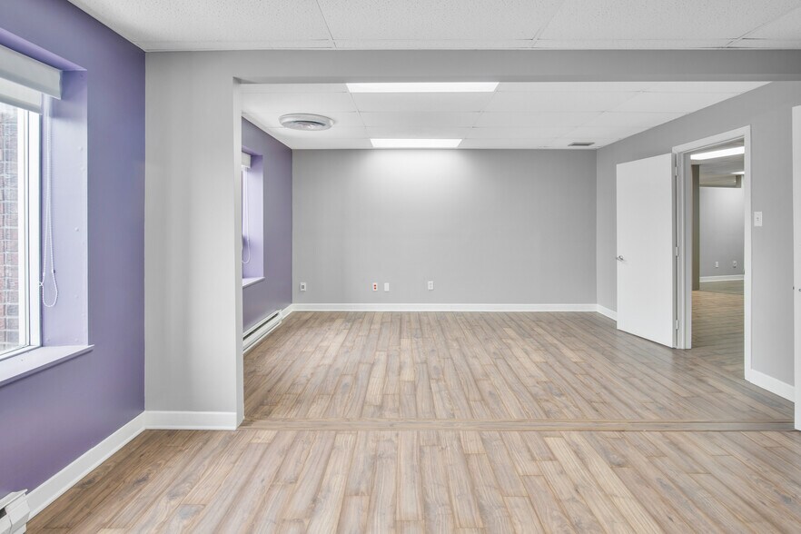 More Photos Of 169-175 St Saint-Georges, St-Jérôme Storefront Retail Office For Sale