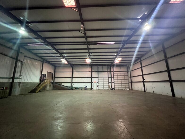 More Photos Of 2125 Airport Rd, Greer Light Distribution For Lease