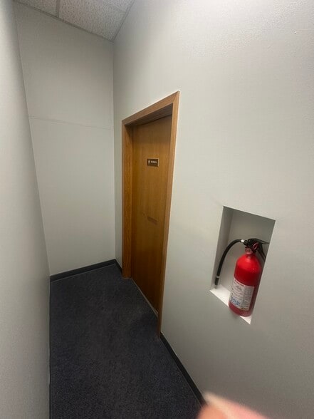 More Photos Of 3505 N 48th St, Lincoln Light Distribution For Lease