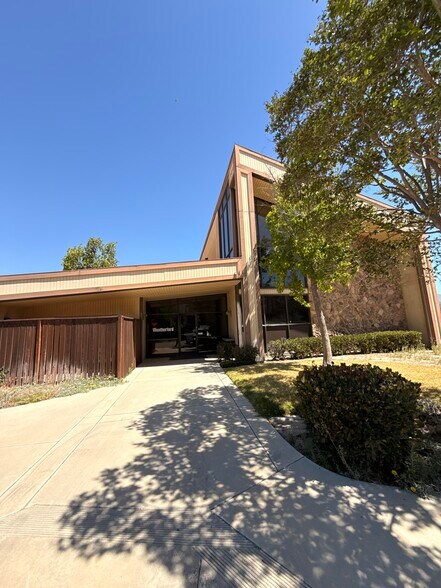 Primary Photo Of 201 S Hallock Dr, Santa Paula Manufacturing For Lease