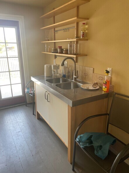 More Photos Of 330 Main Ave E, Soap Lake Freestanding For Lease