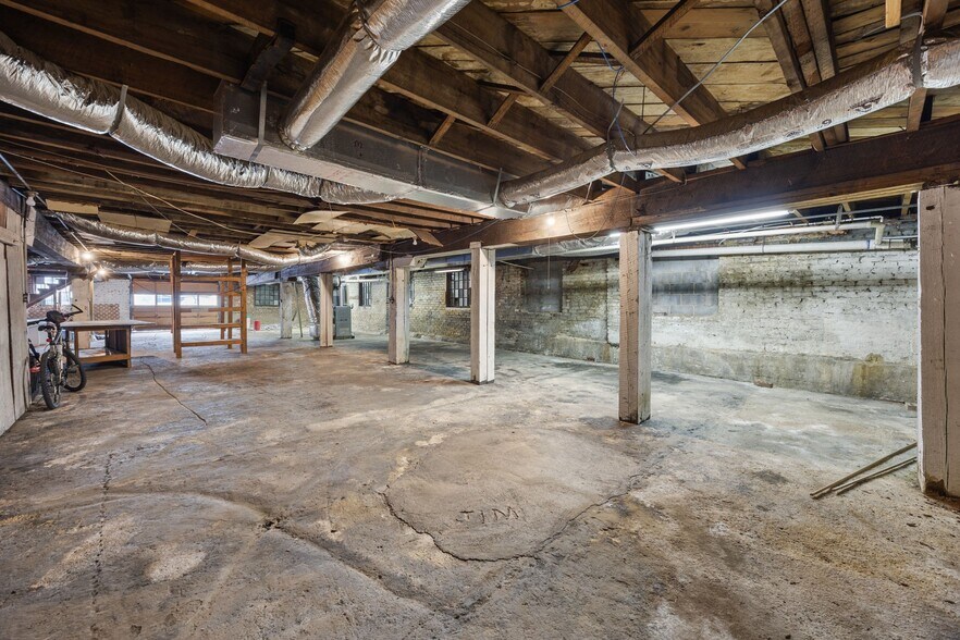 More Photos Of 1108 S Salisbury, Spencer Freestanding For Sale