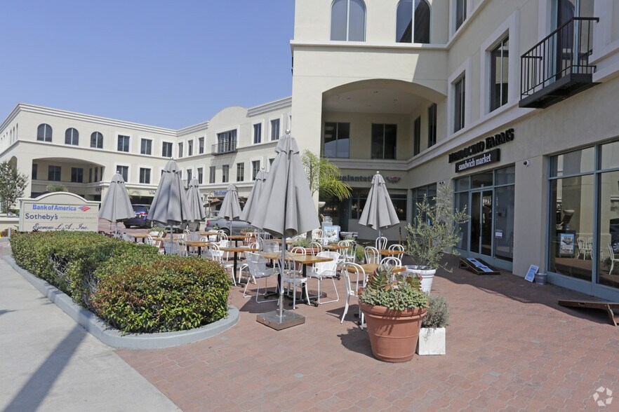 More Photos Of 11911 San Vicente Blvd, Los Angeles Office For Lease