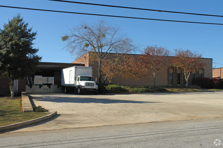 Primary Photo Of 1562 Litton Dr, Stone Mountain Warehouse For Lease