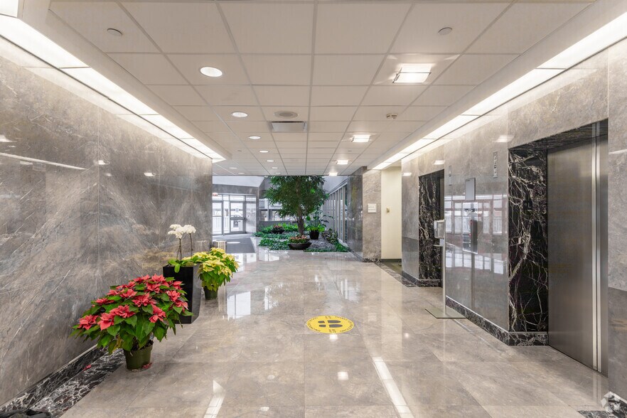 More Photos Of 2800 S River Rd, Des Plaines Office For Lease