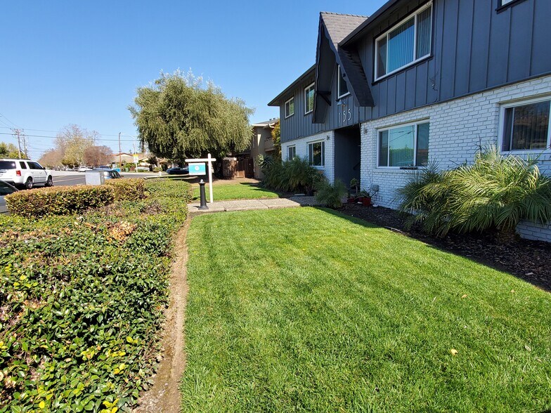 More Photos Of 3501 Lafayette St, Santa Clara Apartments For Sale