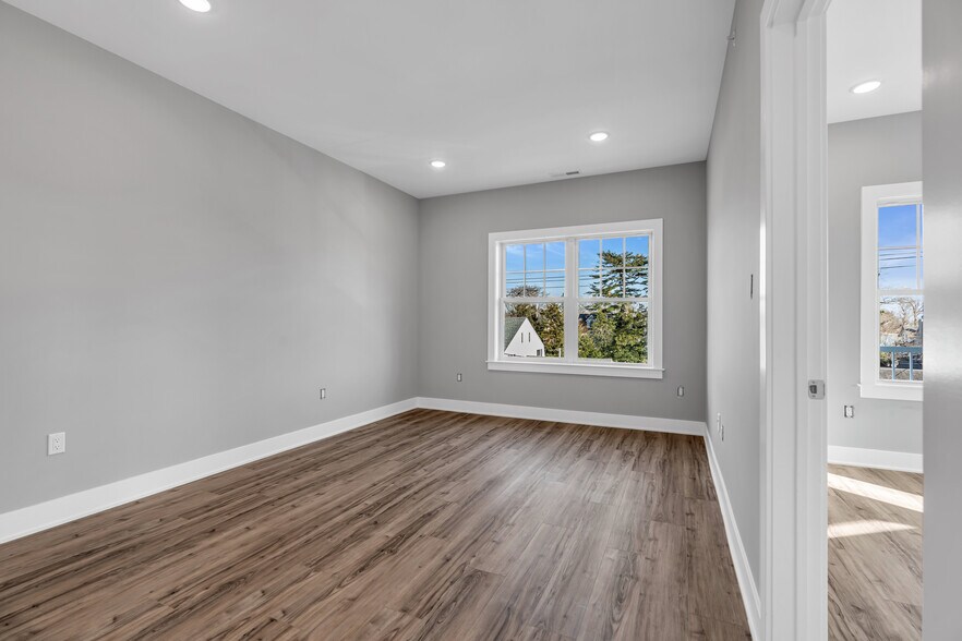 More Photos Of 33 Union Ave, Manasquan Apartments For Sale