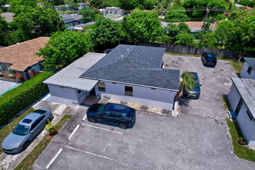 More Photos Of 16811 NE 6th Ave, North Miami Beach Office For Sale