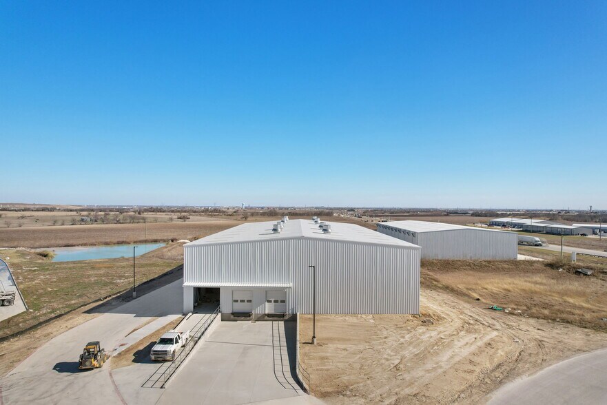 More Photos Of 6000 Chandler Rd, Hutto Unknown For Lease