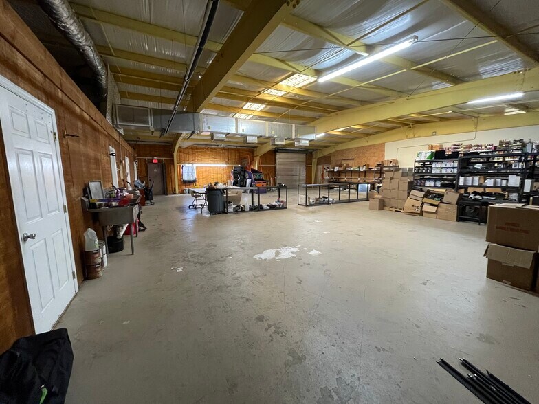 More Photos Of 1540 Kurt St, Eustis Manufacturing For Sale