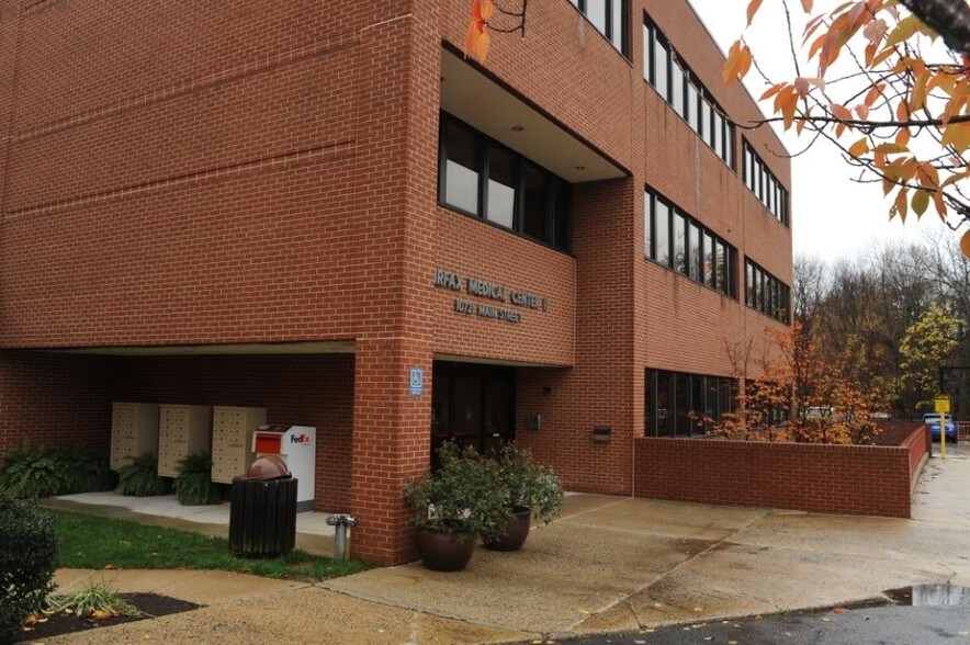 More Photos Of 10721 Main St, Fairfax Medical For Lease