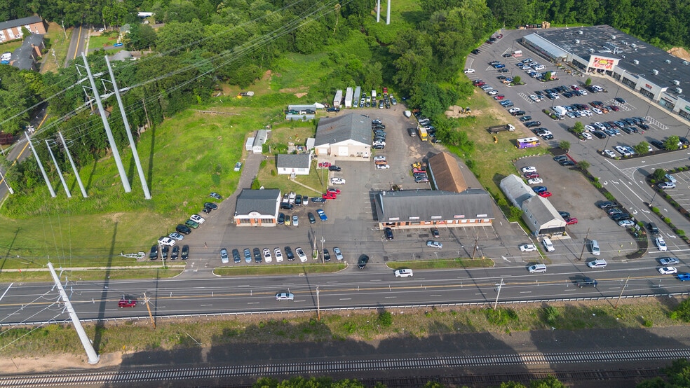 More Photos Of 846-850 S Colony Rd Rd, Wallingford Storefront For Sale